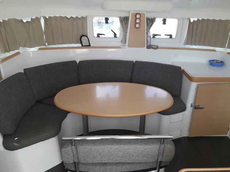 Book yachts online - catamaran - Lagoon 380 S2 - My Princess - rent