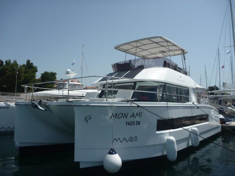 Book yachts online - powercatamaran - MY 37- 3 cab. - Mon Ami - rent