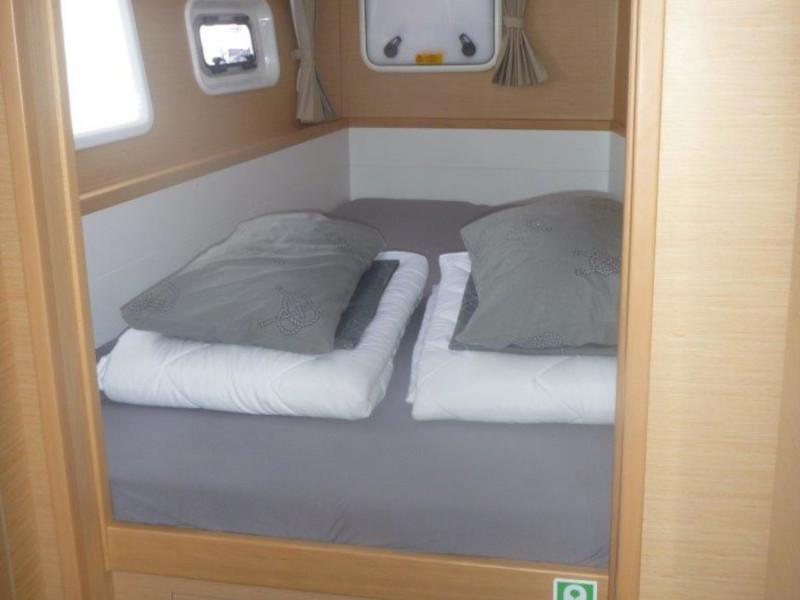 Book yachts online - catamaran - Lagoon 39 - Bumblebee - rent