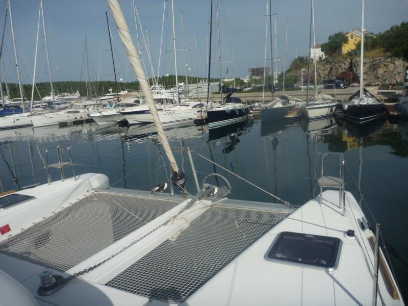 Book yachts online - catamaran - Lagoon 39 - Bumblebee - rent