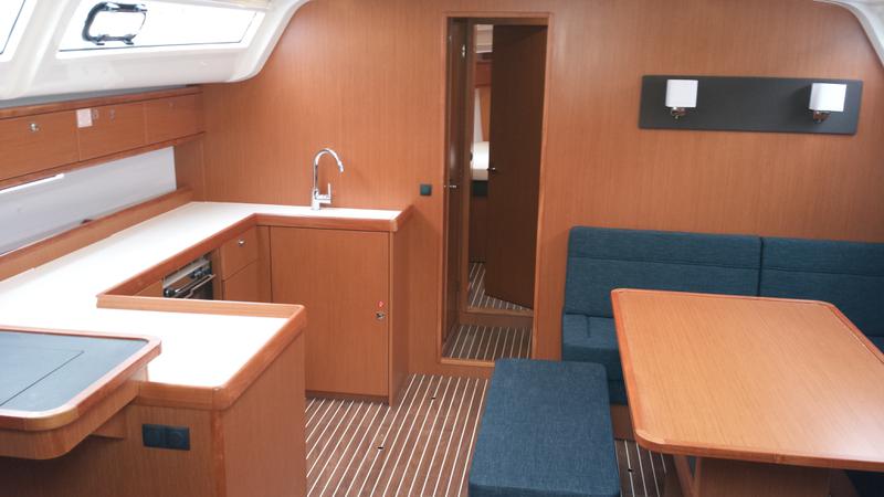 Book yachts online - sailboat - Bavaria Cruiser51 - Fenoliga - rent