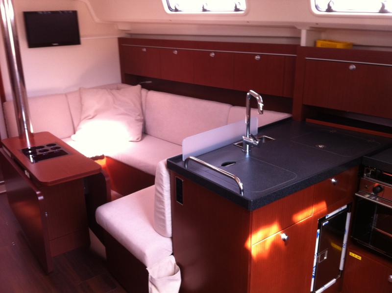 Book yachts online - sailboat - Hanse 415 - Valun - rent