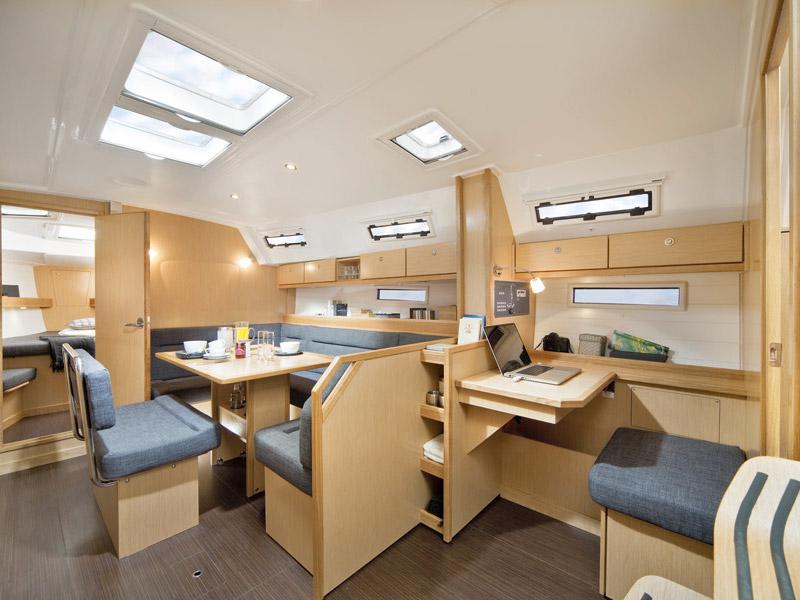 Book yachts online - sailboat - Bavaria 40 BT '12 - Andante - rent