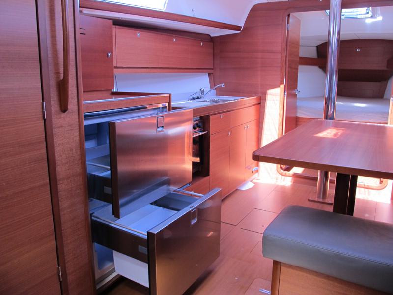 Book yachts online - sailboat - Dufour 382 GL - D 382 GL - rent
