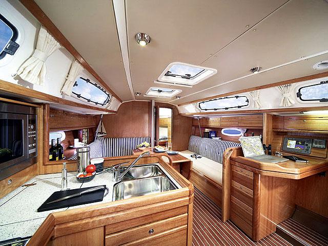Book yachts online - sailboat - Bavaria 34 Cruiser - NEO with A/C - rent