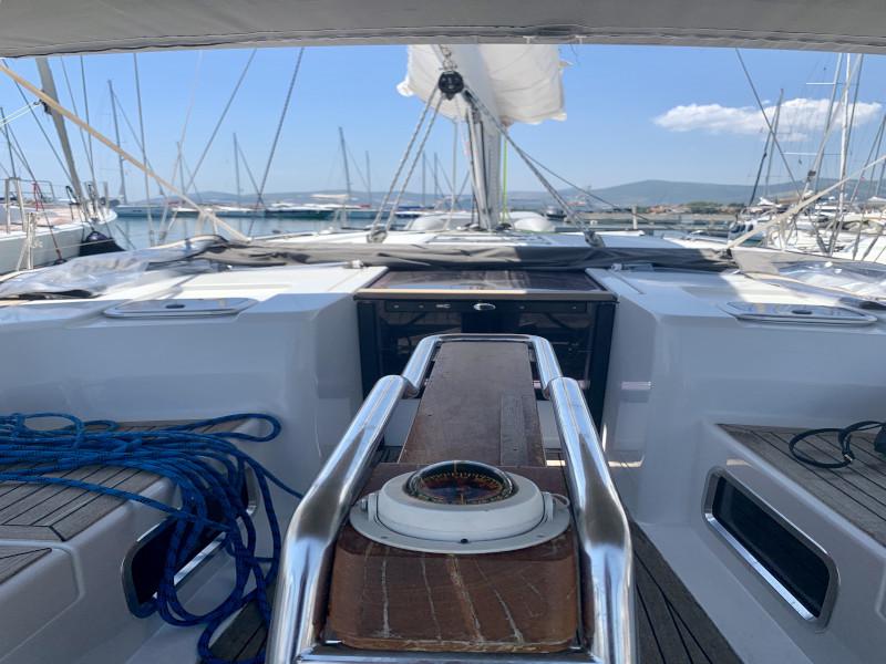 Book yachts online - sailboat - Hanse 445/3 - ZHELAET - rent