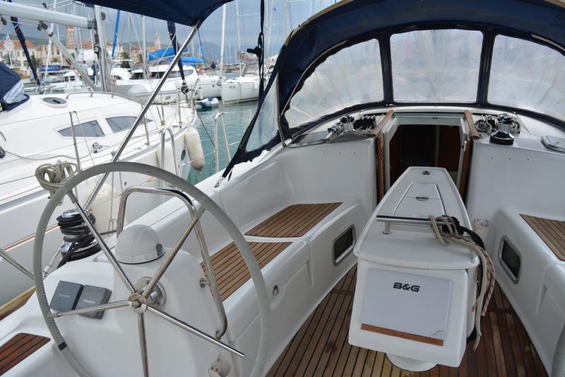 Book yachts online - sailboat - Oceanis 40 - Ventura - rent