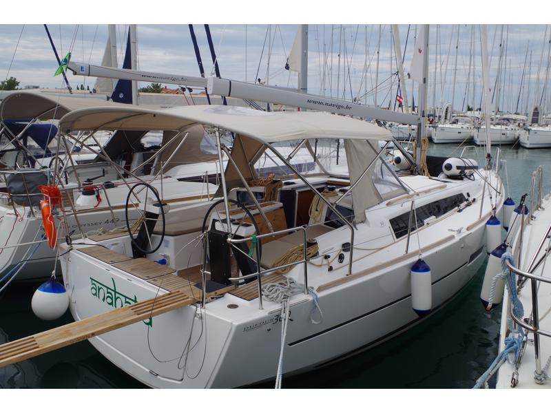 Book yachts online - sailboat - Dufour 360 GL - Anahata - rent