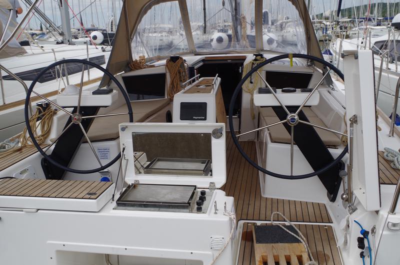 Book yachts online - sailboat - Dufour 360 GL - Anahata - rent