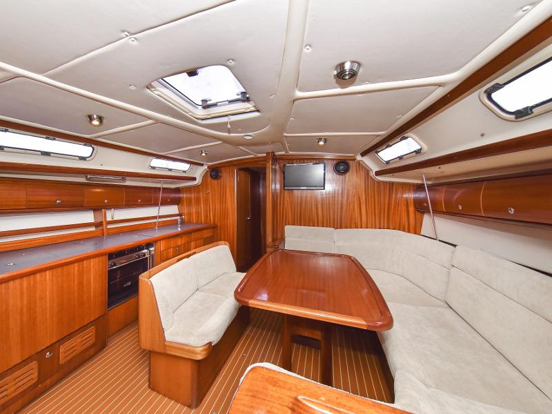 Book yachts online - sailboat - Bavaria 44 - Tummy fish - rent