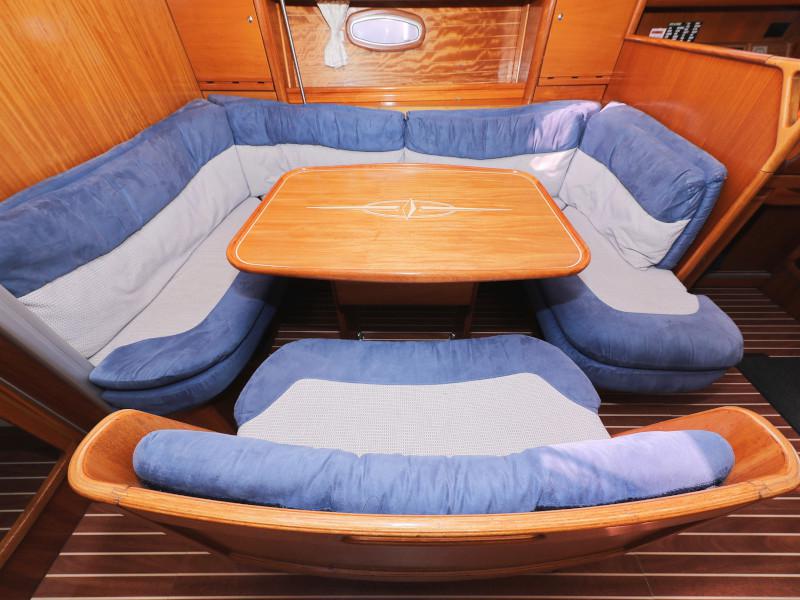 Book yachts online - sailboat - Bavaria 39 Cruiser - Windy - rent