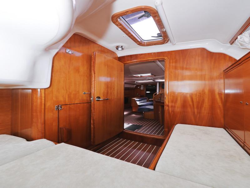 Book yachts online - sailboat - Bavaria 39 Cruiser - Windy - rent