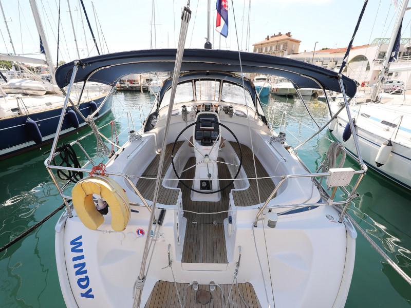 Book yachts online - sailboat - Bavaria 39 Cruiser - Windy - rent