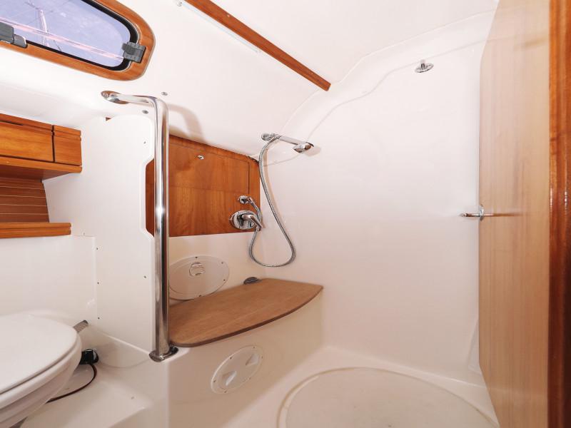Book yachts online - sailboat - Bavaria 39 Cruiser - Windy - rent