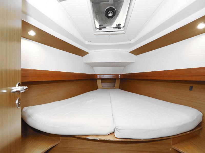 Book yachts online - sailboat - Sun Odyssey 39i - Lucija - rent