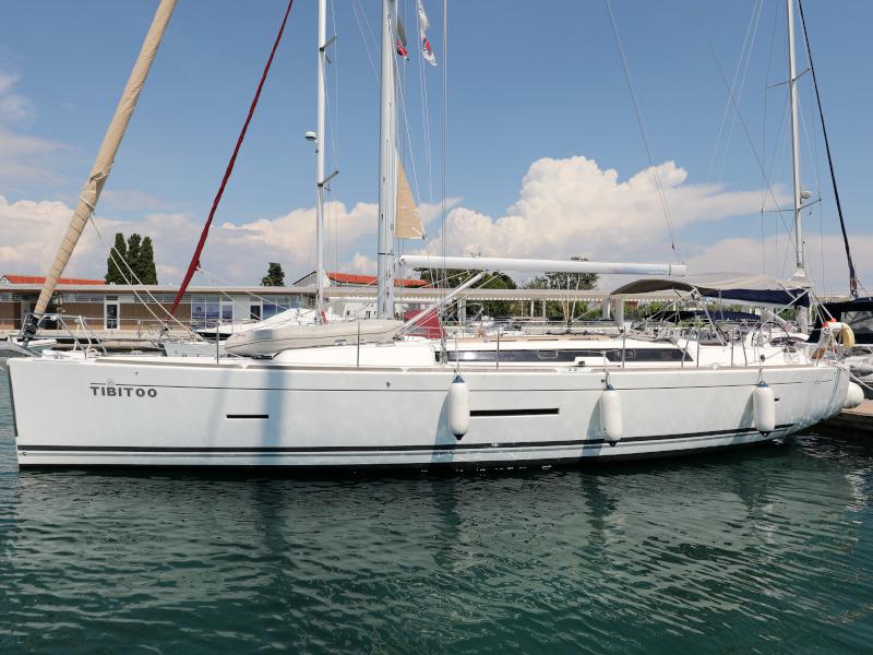 Book yachts online - sailboat - Dufour 450 GL - Tibitoo - rent