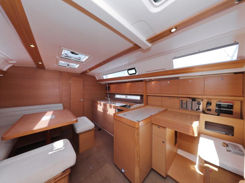 Book yachts online - sailboat - Dufour 450 GL - Tibitoo - rent