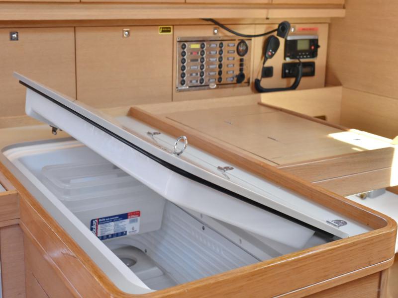 Book yachts online - sailboat - Dufour 450 GL - Tibitoo - rent
