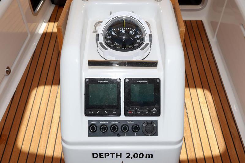 Book yachts online - sailboat - Sun Odyssey 440 - 3 cabin, 2 heads - Ella Victoria - rent