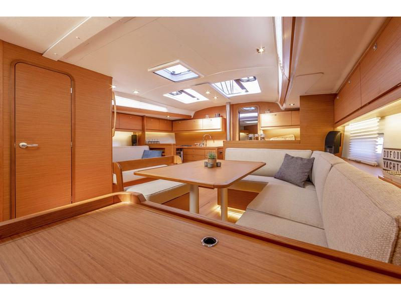 Book yachts online - sailboat - Dufour 430 - AIR PRINCESS - rent