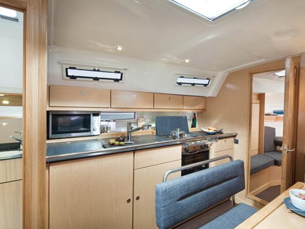 Book yachts online - sailboat - Bavaria Cruiser 40 - STAR FABIAN - rent