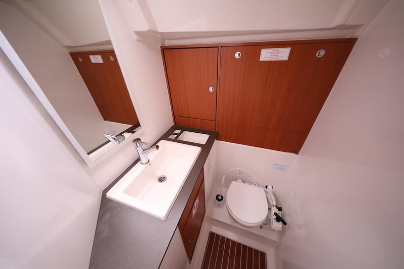 Book yachts online - sailboat - Bavaria Cruiser 40 - STAR FABIAN - rent