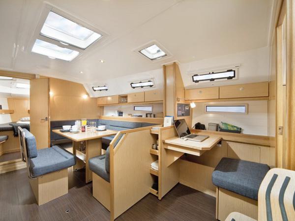 Book yachts online - sailboat - Bavaria Cruiser 40 - STAR FABIAN - rent