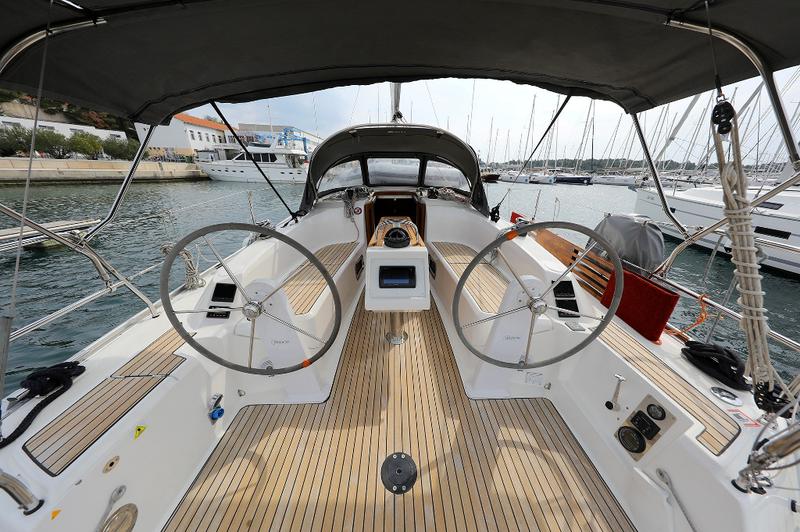 Book yachts online - sailboat - Bavaria Cruiser 34 - ARIZONA - rent