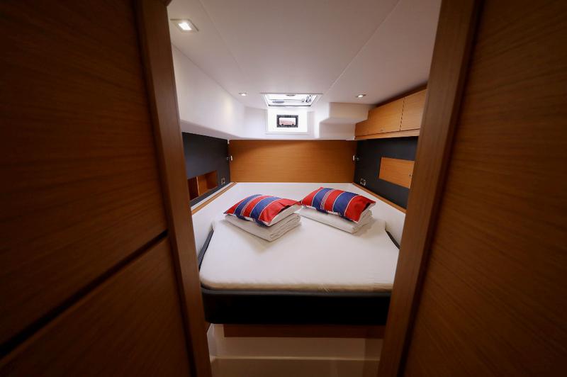 Book yachts online - catamaran - Dufour 48 - BE MINE - rent