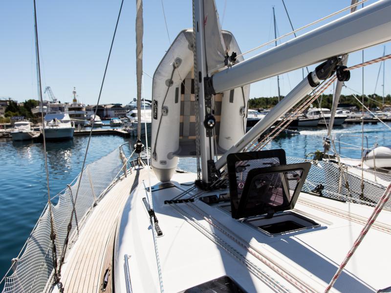 Book yachts online - sailboat - Bavaria Cruiser 41 - STAR KLEO - rent
