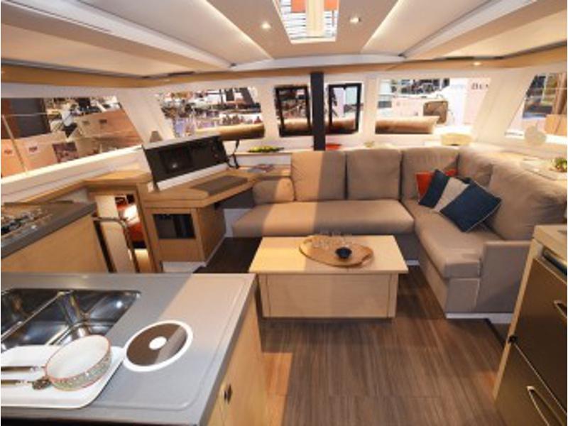 Book yachts online - catamaran - FP Lucia 40 - WHY NOT - rent