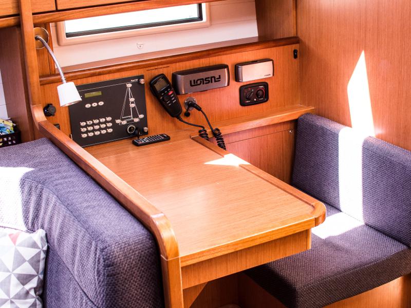 Book yachts online - sailboat - Bavaria 41 Cruiser - STAR LILLI - rent