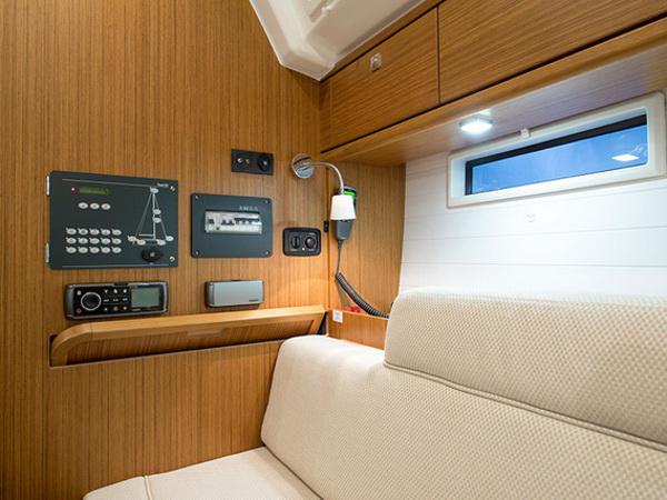 Book yachts online - sailboat - Bavaria Cruiser 37 - SUN COURSE - rent