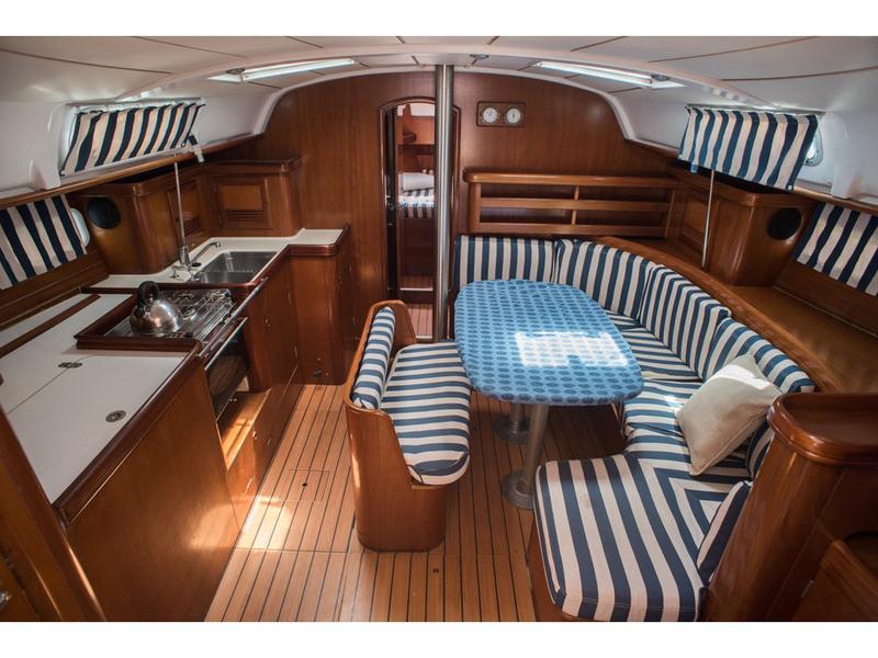 Book yachts online - sailboat - Oceanis 411 - IOS - rent