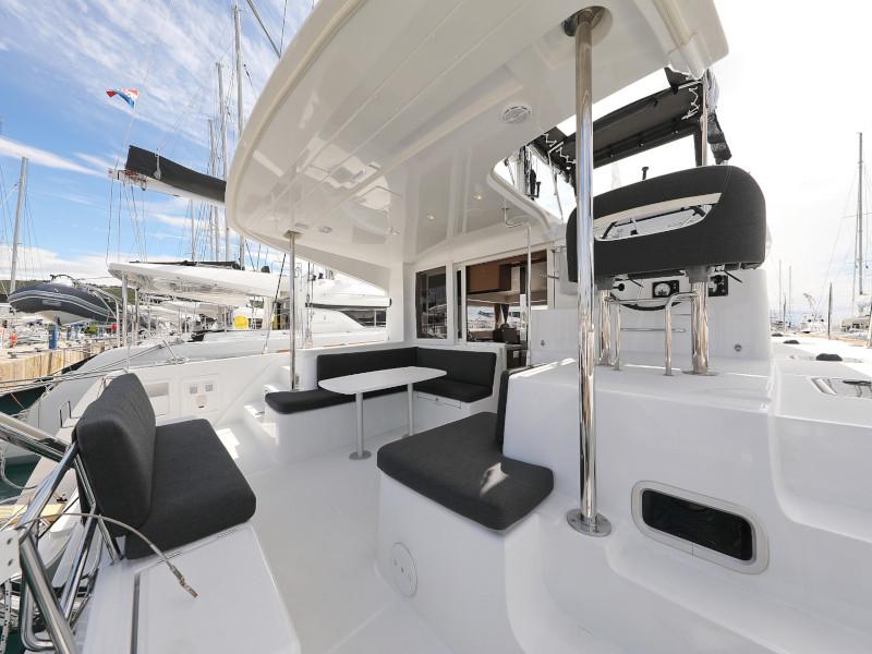 Book yachts online - catamaran - Lagoon 40-3 EXCLUSIVE - THE CURE OWNER VERSION AC salon + generator - rent