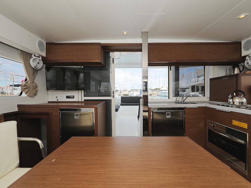 Book yachts online - catamaran - Lagoon 40-3 EXCLUSIVE - THE CURE OWNER VERSION AC salon + generator - rent