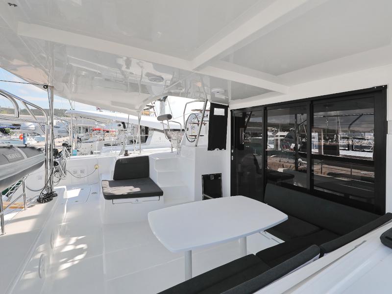 Book yachts online - catamaran - Lagoon 42 - FANTASEA  - rent