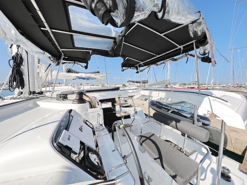 Book yachts online - catamaran - Lagoon 42 - FANTASEA  - rent