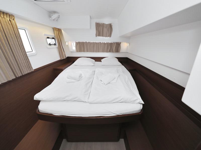 Book yachts online - catamaran - Lagoon 42 - FANTASEA  - rent