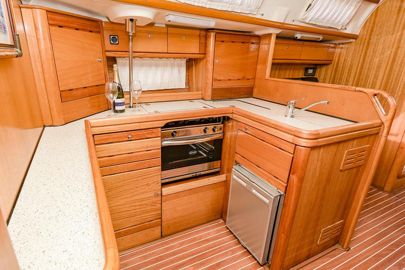 Book yachts online - sailboat - Bavaria 50 Cruiser - Iorana - rent