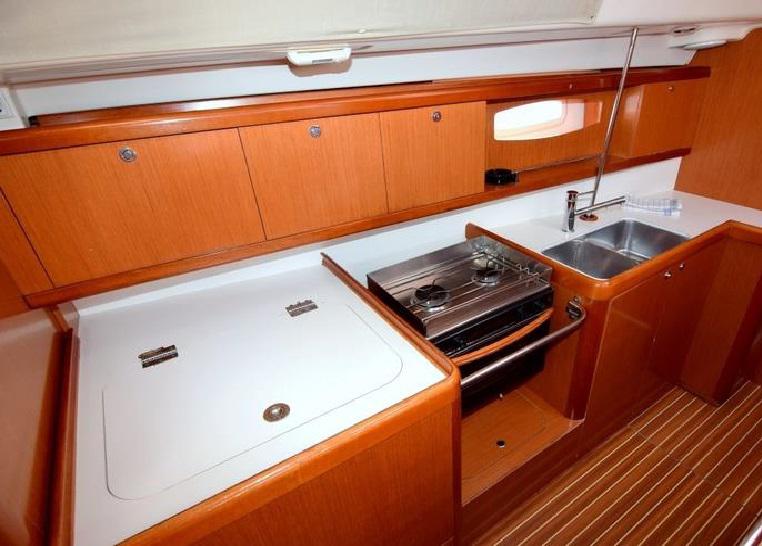 Book yachts online - sailboat - Oceanis 43 - Beneteau Liberty - rent