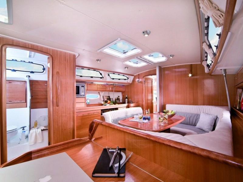 Book yachts online - sailboat - Bavaria 40 Cruiser - EC- 40B-08-CR - rent
