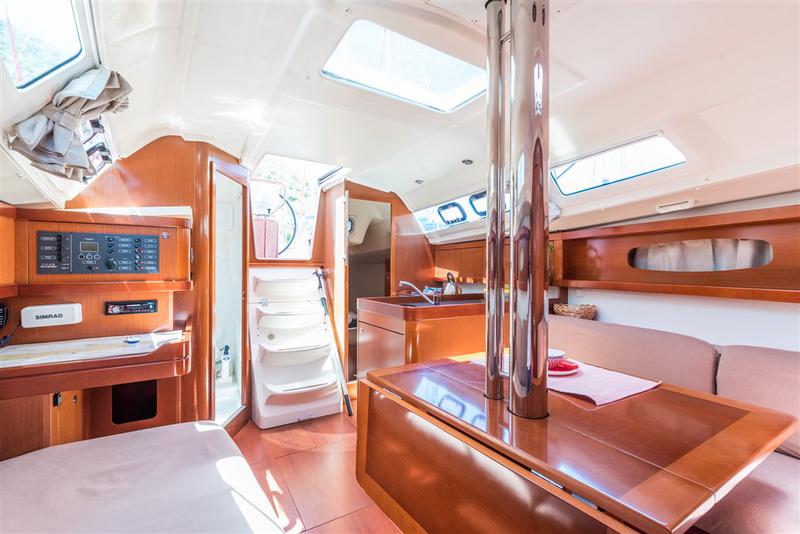 Book yachts online - sailboat - Oceanis 31 - BUDDY - rent