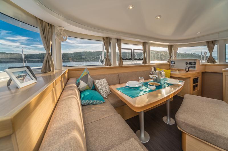 Book yachts online - catamaran - Lagoon 42 (2017) MALA KATE equipped with generator, A/C (saloon) - MALA KATE - rent