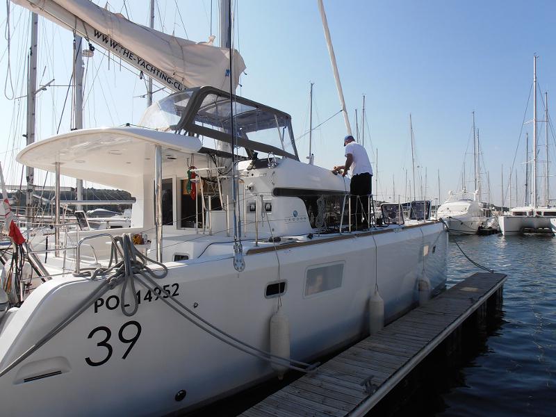 Book yachts online - catamaran - Lagoon 39 - White Cat - rent