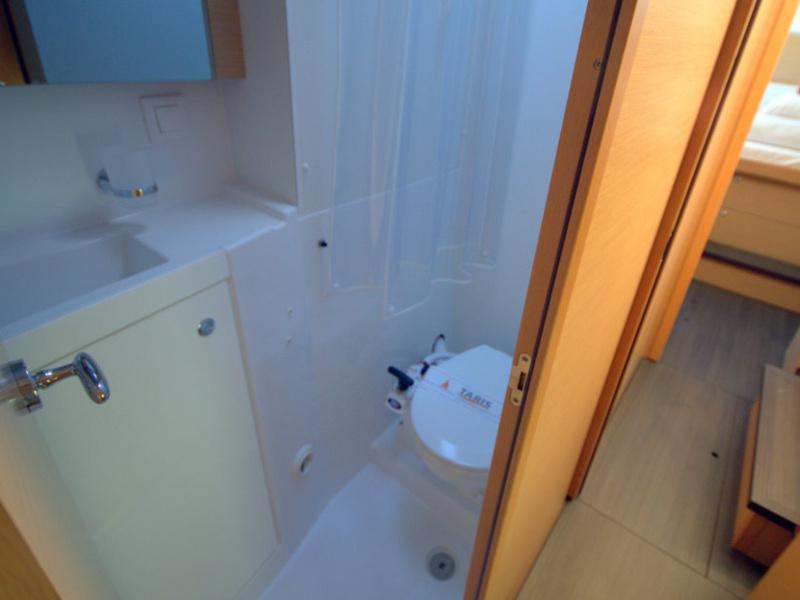 Book yachts online - catamaran - Lagoon 39 - White Cat - rent