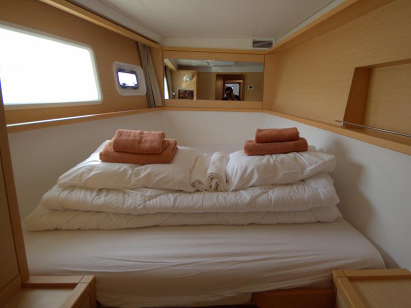 Book yachts online - catamaran - Lagoon 450F - Mon Diamant - rent