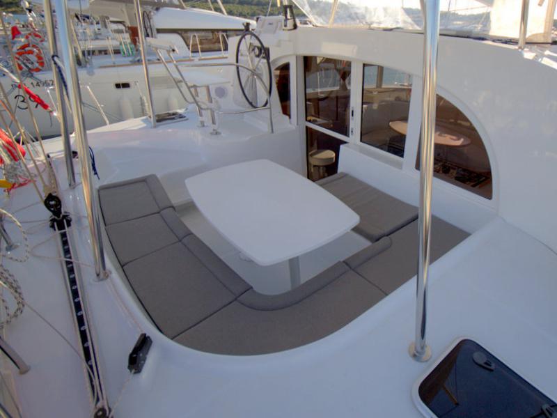 Book yachts online - catamaran - Lagoon 380 - Catharsis - rent