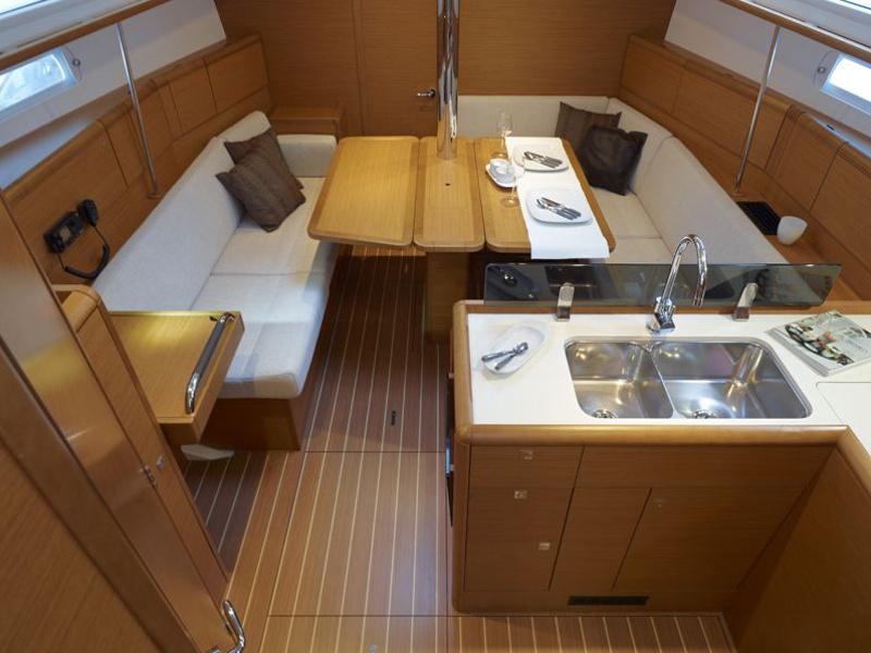 Book yachts online - sailboat - Sun Odyssey 389 - MALA KATARINA - rent