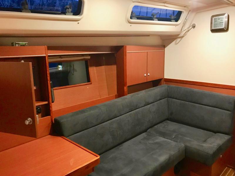 Book yachts online - sailboat - Hanse 455 - Aurum I - rent